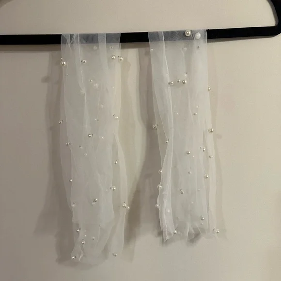 FLORA bridal Valentina Gloves - Picture 8 of 10